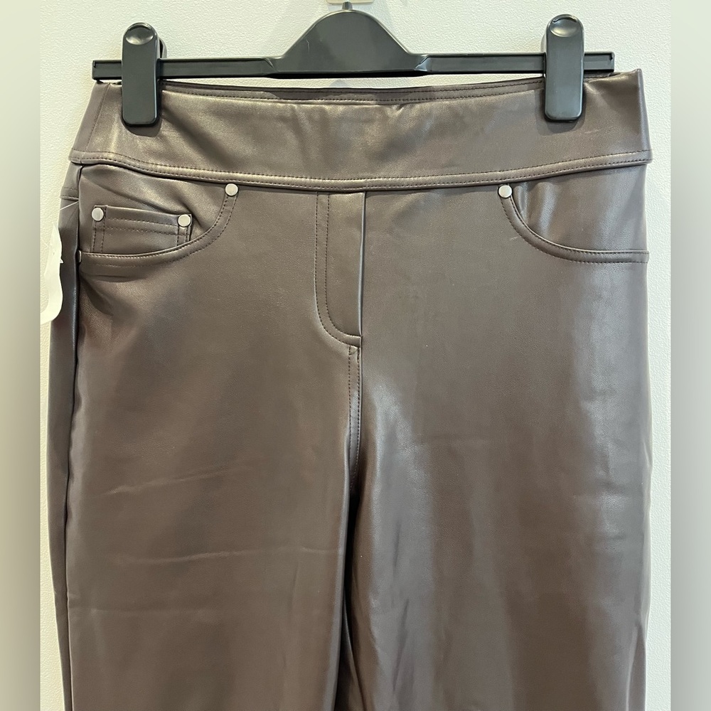 NWT Size Med Laundry by Shelli Segal 
Women's Faux Leather Pull-On Pants